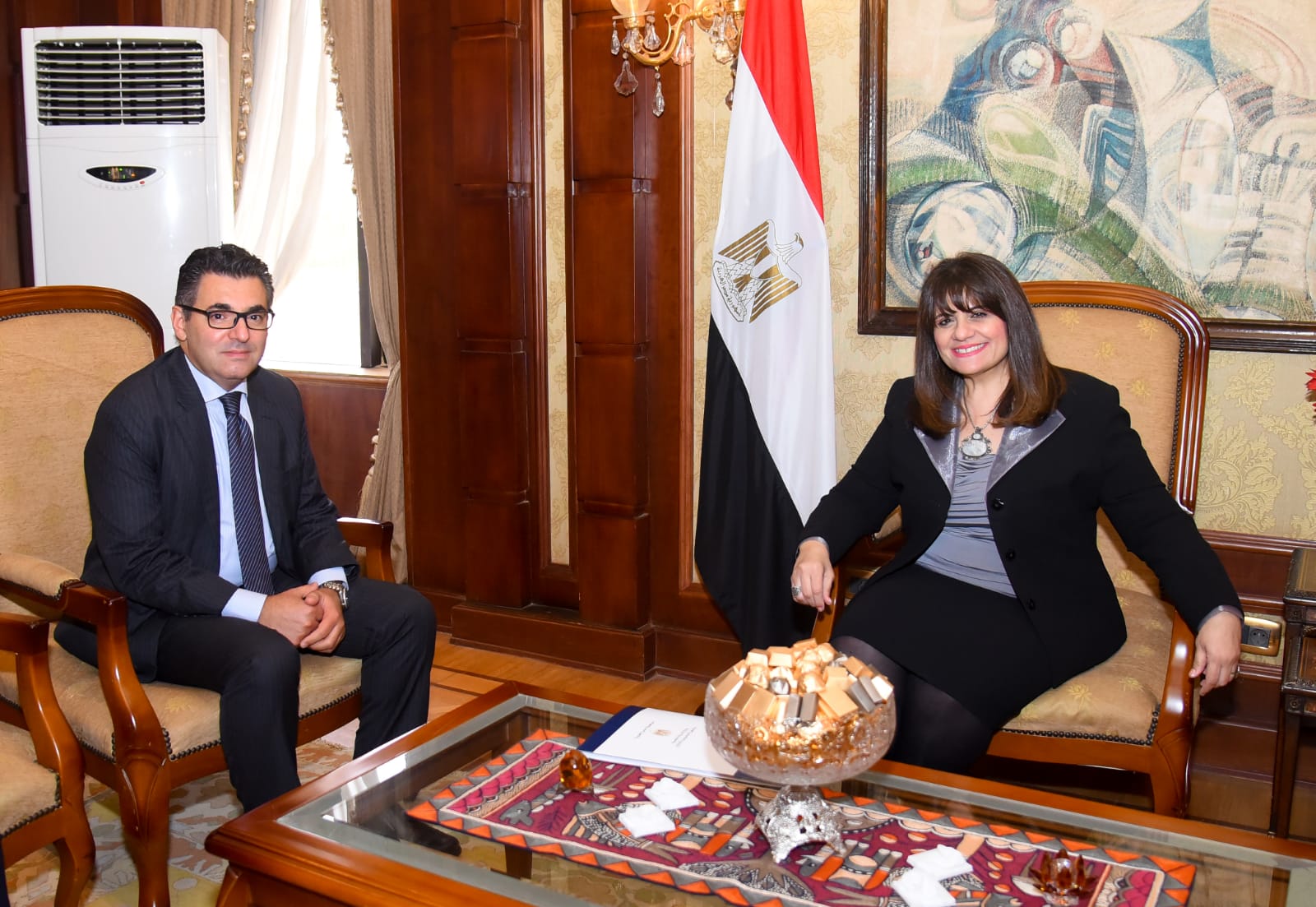 وزيرة الهجرة تستقبل سفير مصر الجديد في سيراليون لبحث التعاون في الملفات المشتركة